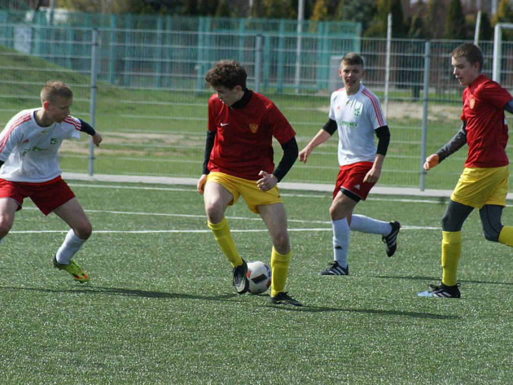 Juniorzy Mławianki wiceliderami, trampkarze blisko podium