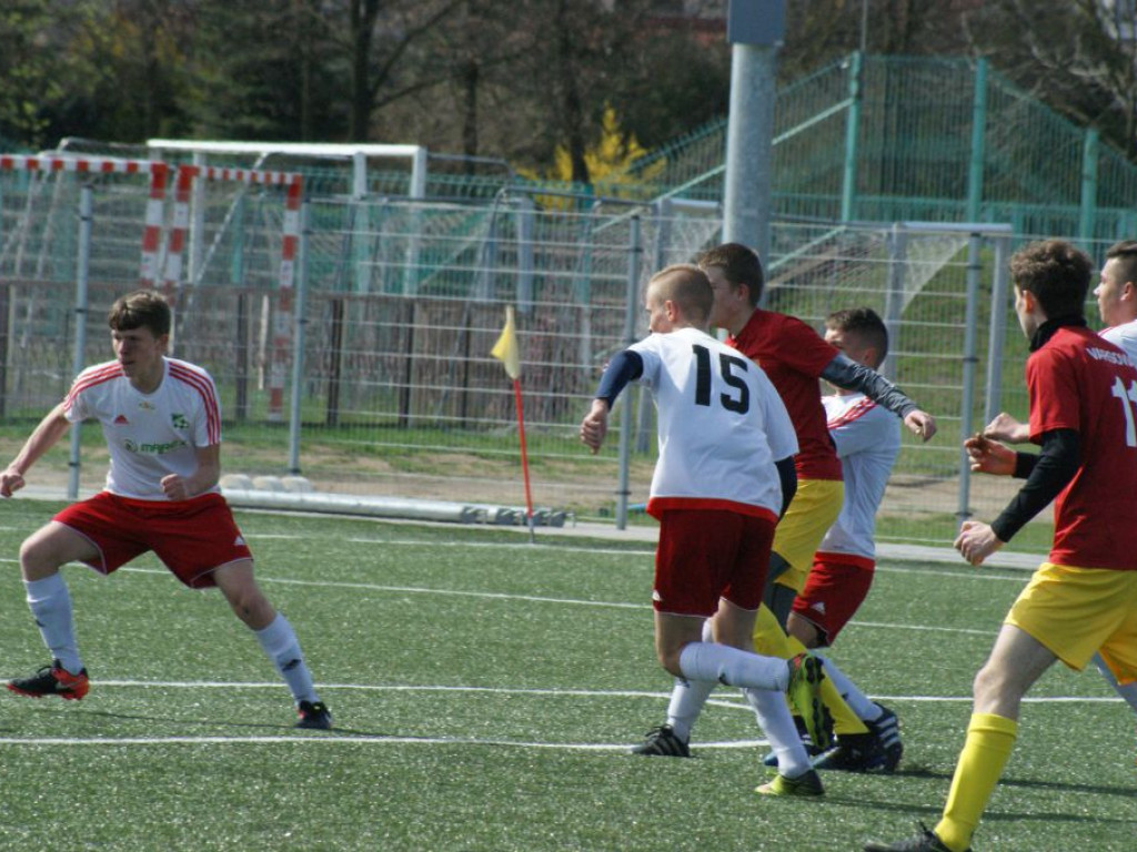 Juniorzy Mławianki wiceliderami, trampkarze blisko podium