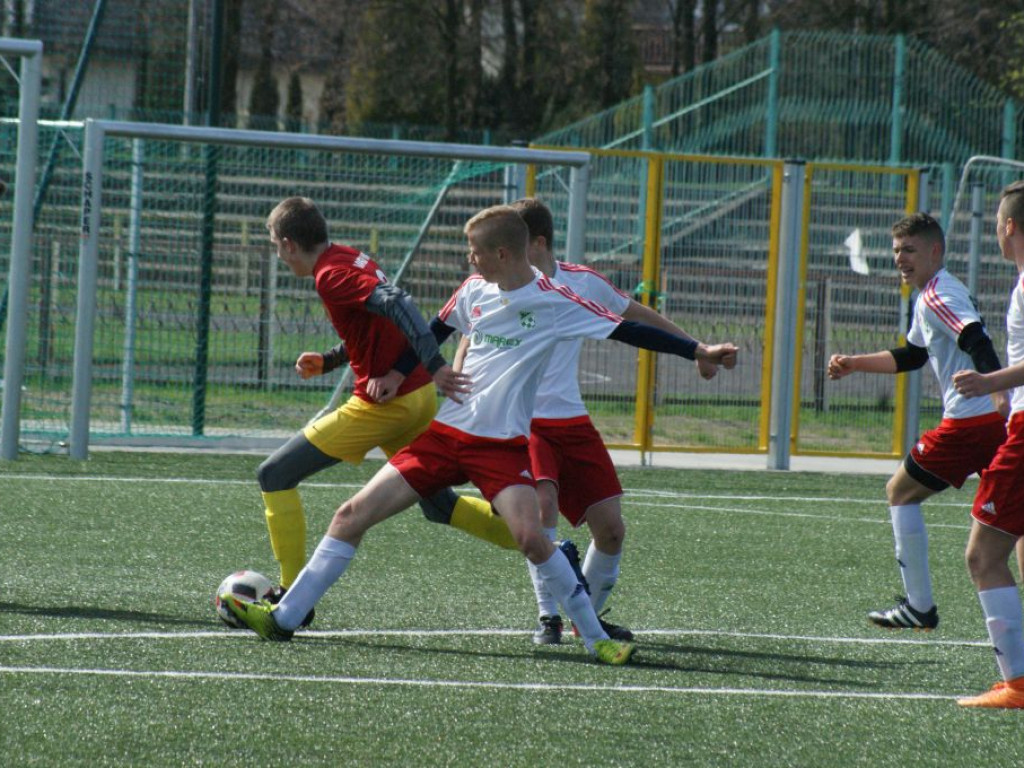 Juniorzy Mławianki wiceliderami, trampkarze blisko podium