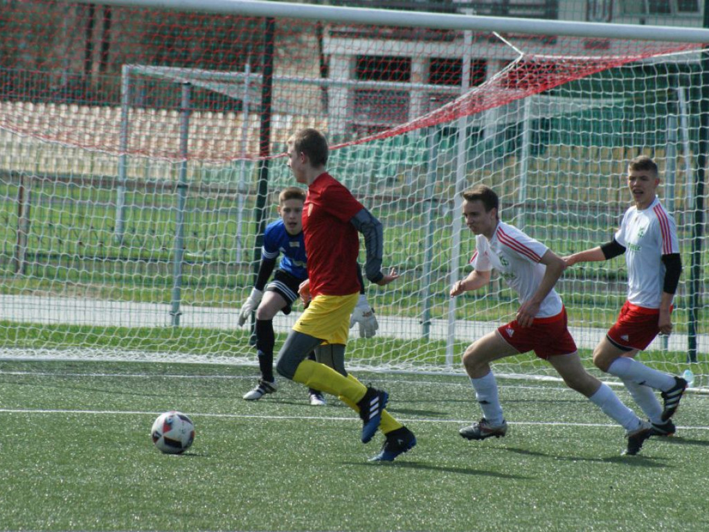 Juniorzy Mławianki wiceliderami, trampkarze blisko podium