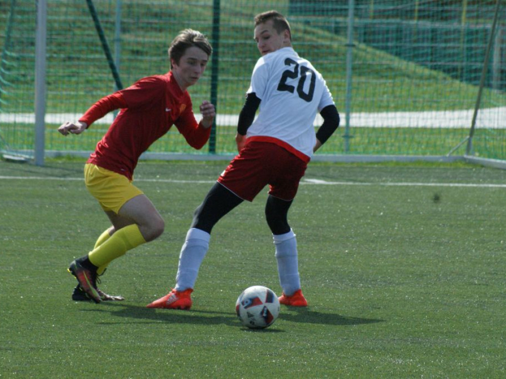 Juniorzy Mławianki wiceliderami, trampkarze blisko podium