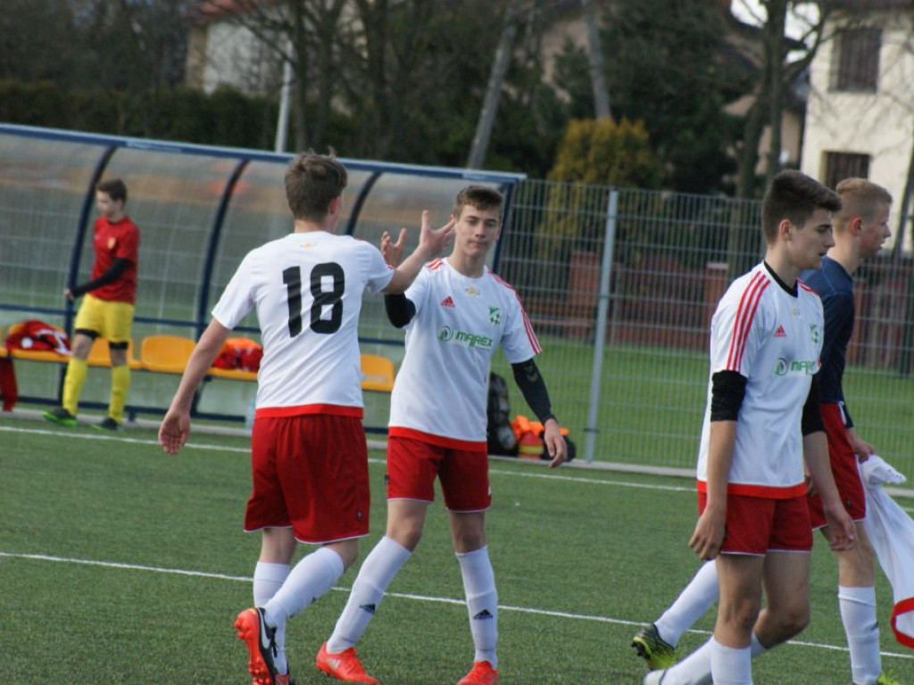 Juniorzy Mławianki wiceliderami, trampkarze blisko podium