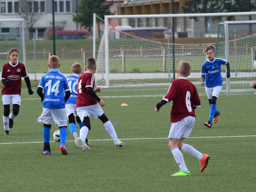 W centralnej lidze ratowali honor, w okręgówce wygrywali