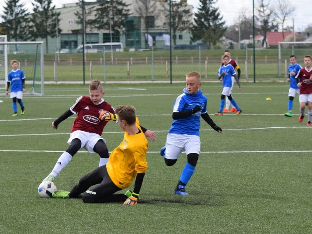 W centralnej lidze ratowali honor, w okręgówce wygrywali