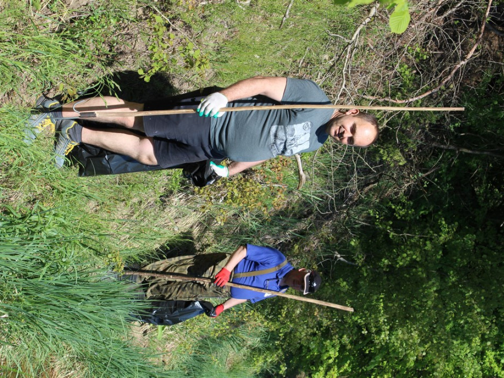 Kontener śmieci znad zalewu Ruda