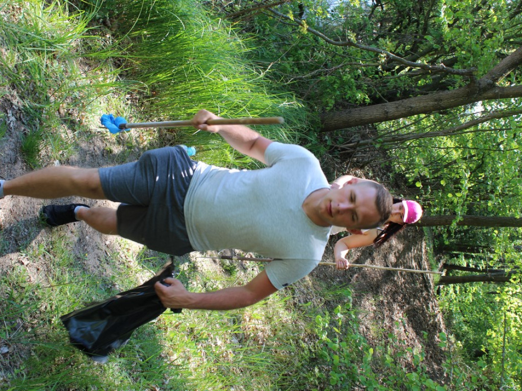 Kontener śmieci znad zalewu Ruda