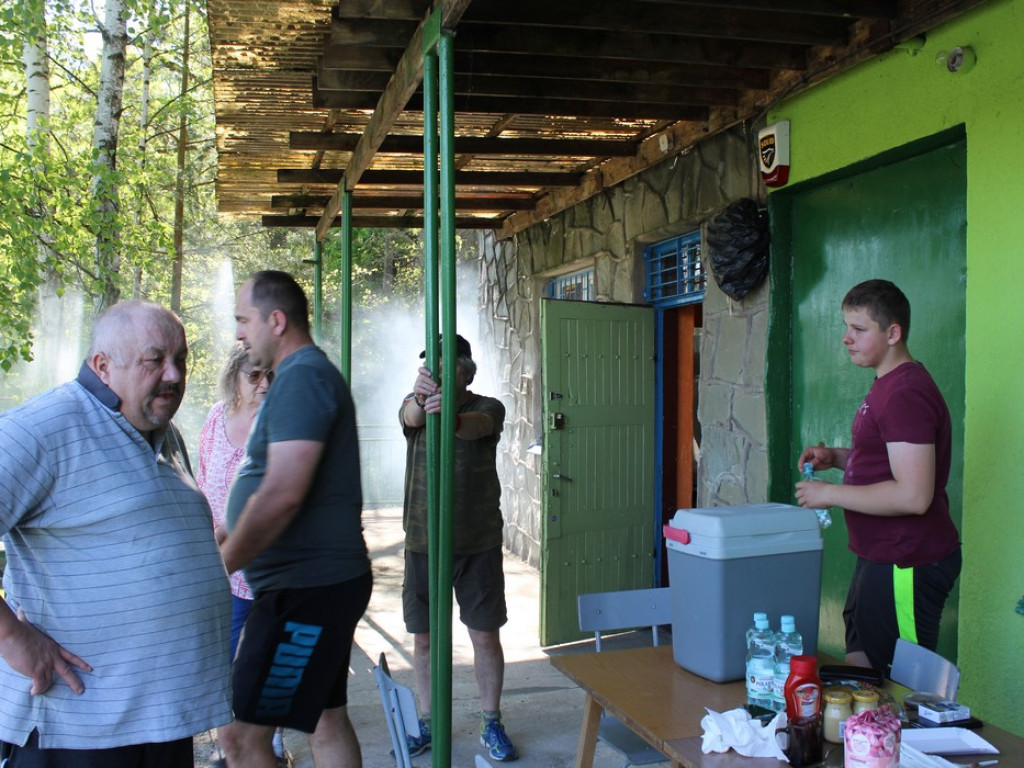 Kontener śmieci znad zalewu Ruda