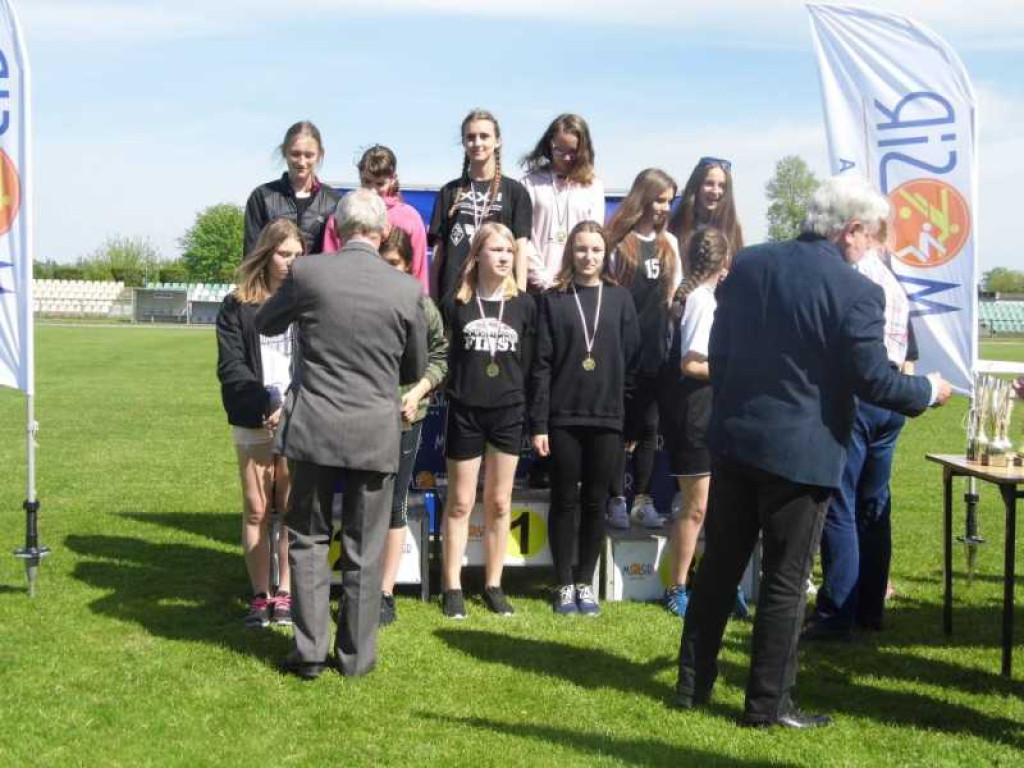 Medalowe żniwo Gimnazjum nr 1 w mistrzostwach powiatu