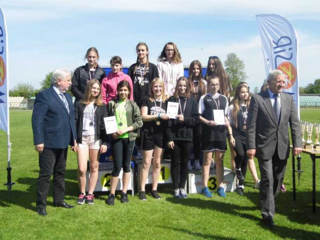 Medalowe żniwo Gimnazjum nr 1 w mistrzostwach powiatu