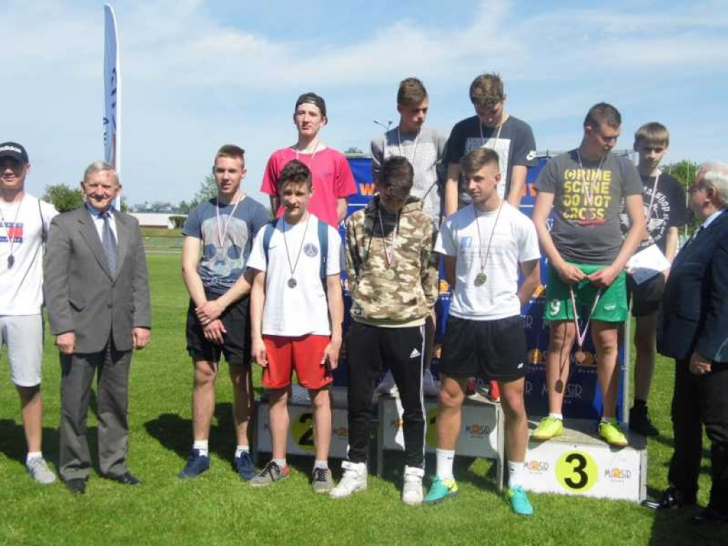 Medalowe żniwo Gimnazjum nr 1 w mistrzostwach powiatu