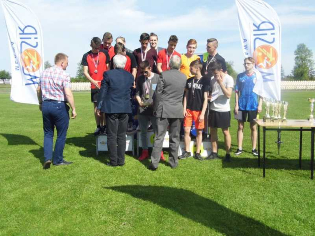 Medalowe żniwo Gimnazjum nr 1 w mistrzostwach powiatu