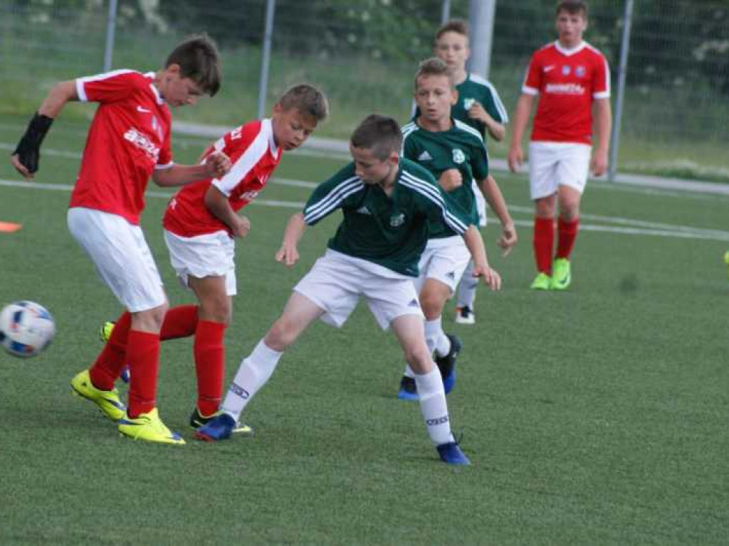 Młode Orły nie fruwały. Mławianie strzelali aż miło