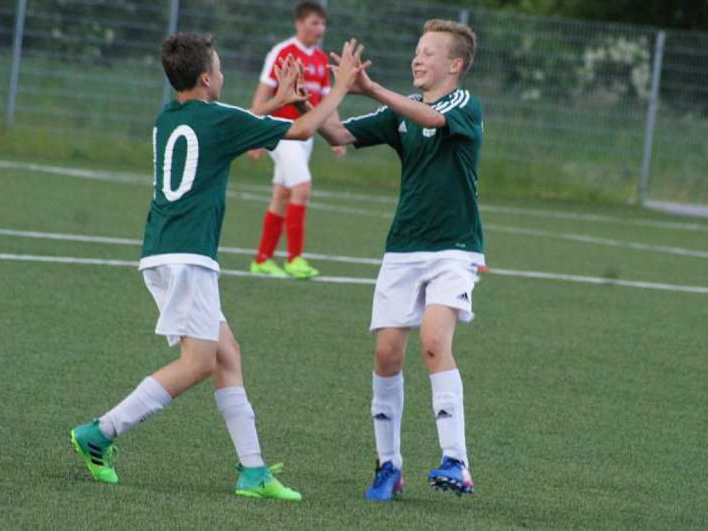 Młode Orły nie fruwały. Mławianie strzelali aż miło