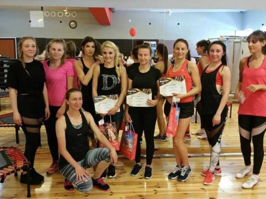 Atleci na start. Do wyboru drążek lub sztanga