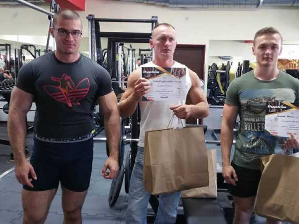 Atleci na start. Do wyboru drążek lub sztanga