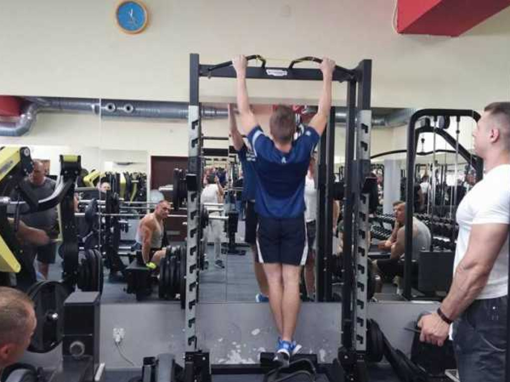 Atleci na start. Do wyboru drążek lub sztanga