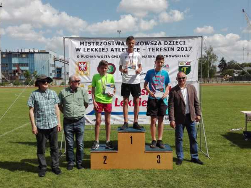 Młodzi lekkoatleci nie próżnują. Rekordy i medale