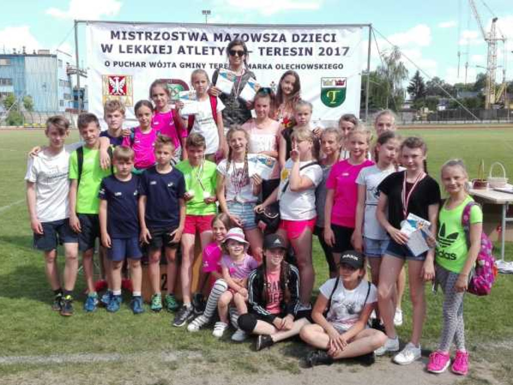 Młodzi lekkoatleci nie próżnują. Rekordy i medale