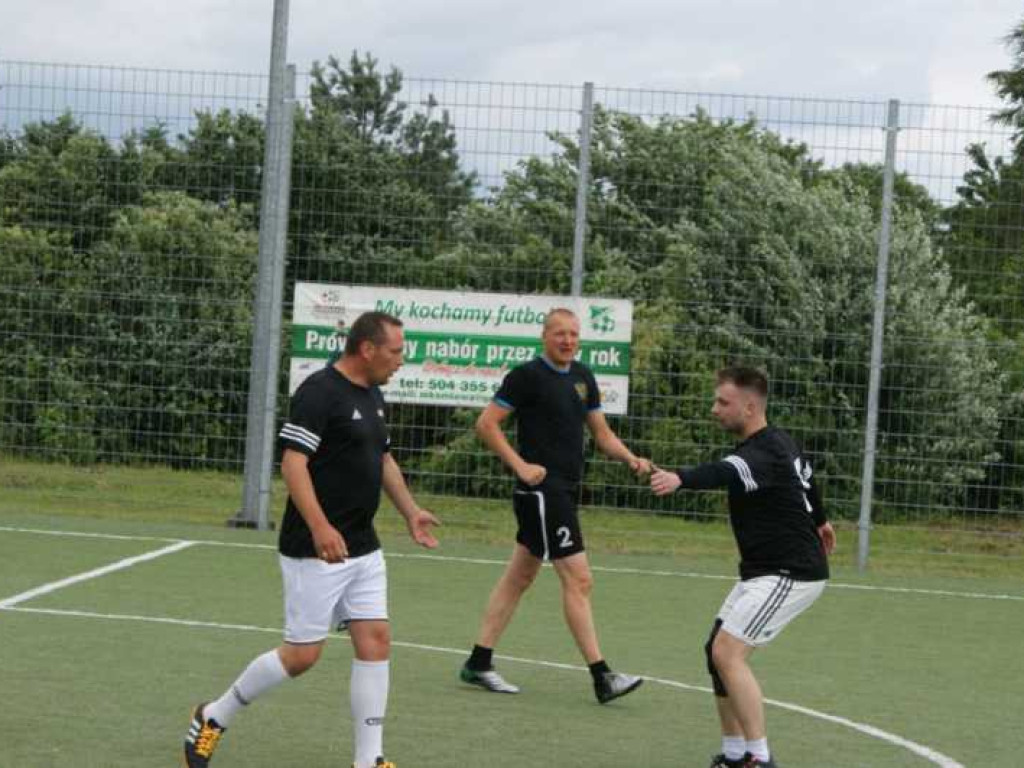 Oldboye znowu mistrzami, Stępka królem strzelców