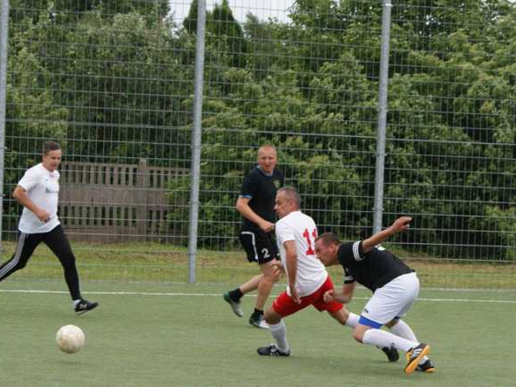 Oldboye znowu mistrzami, Stępka królem strzelców