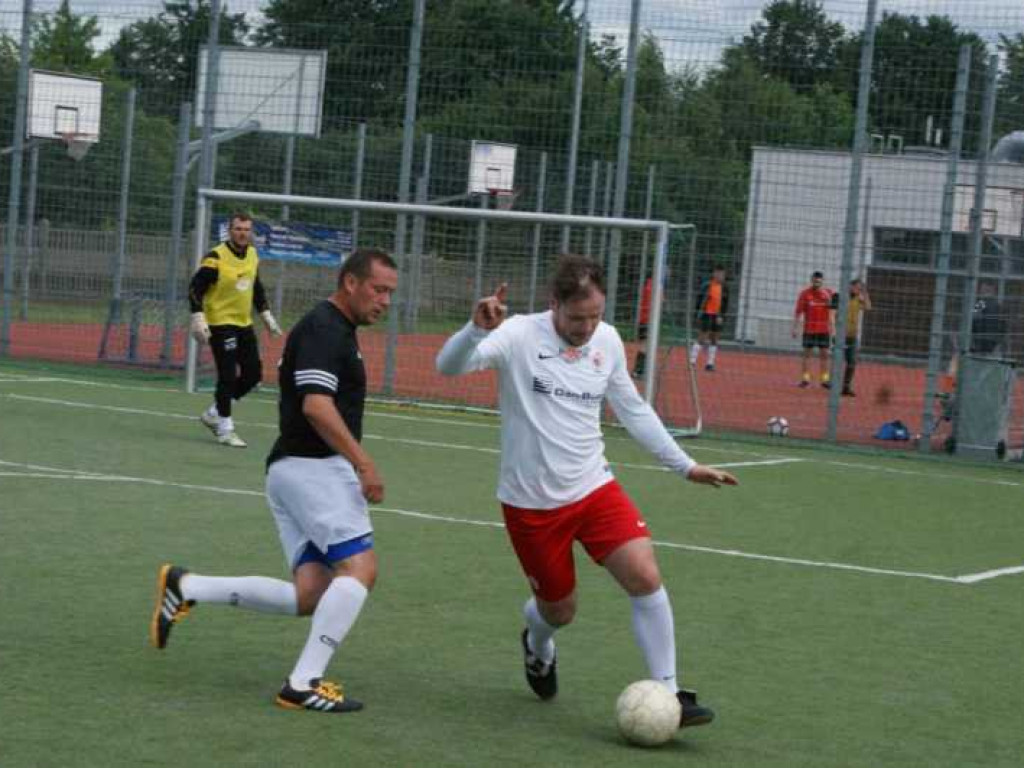 Oldboye znowu mistrzami, Stępka królem strzelców