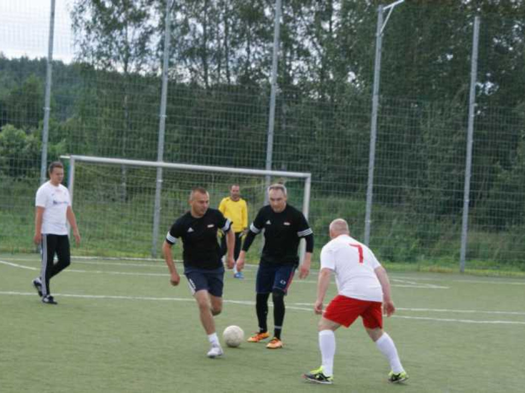 Oldboye znowu mistrzami, Stępka królem strzelców