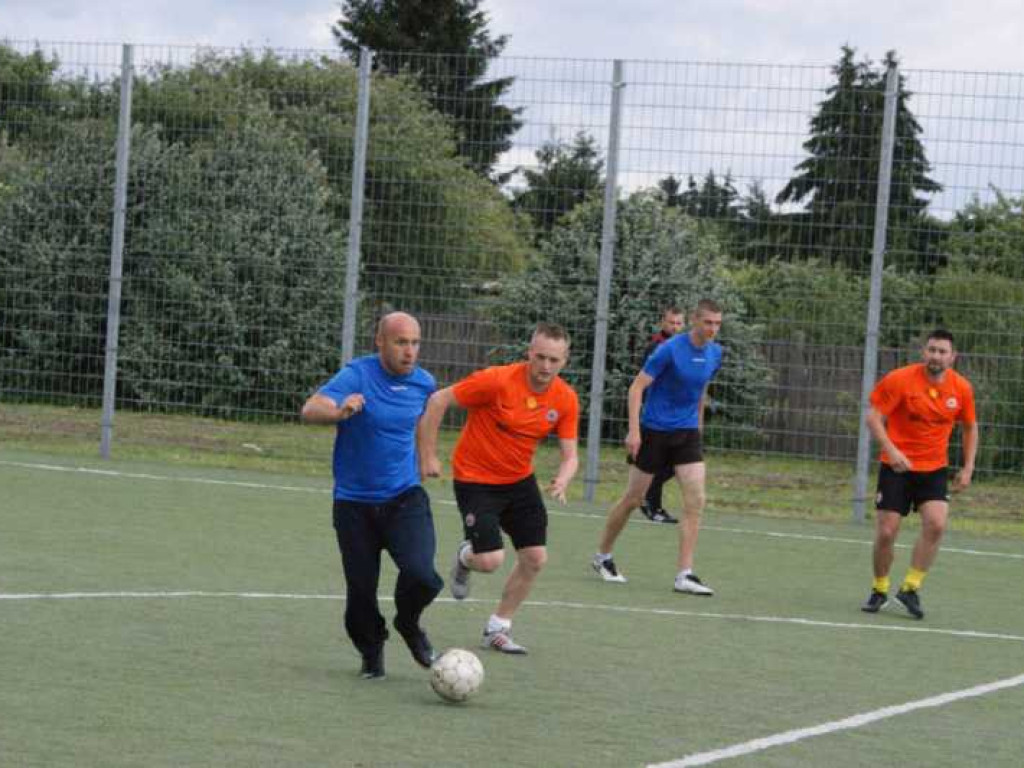 Oldboye znowu mistrzami, Stępka królem strzelców