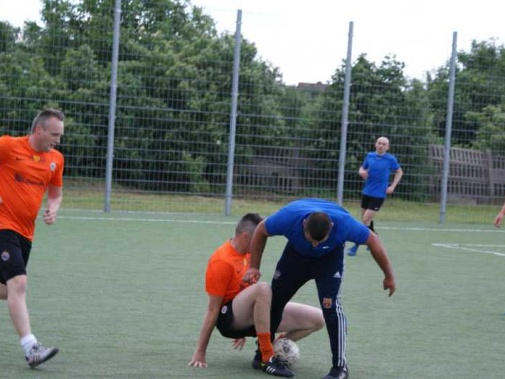 Oldboye znowu mistrzami, Stępka królem strzelców