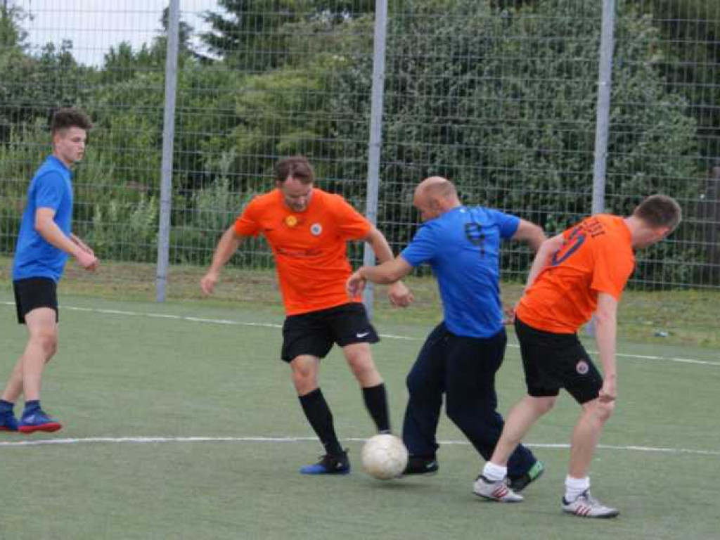 Oldboye znowu mistrzami, Stępka królem strzelców