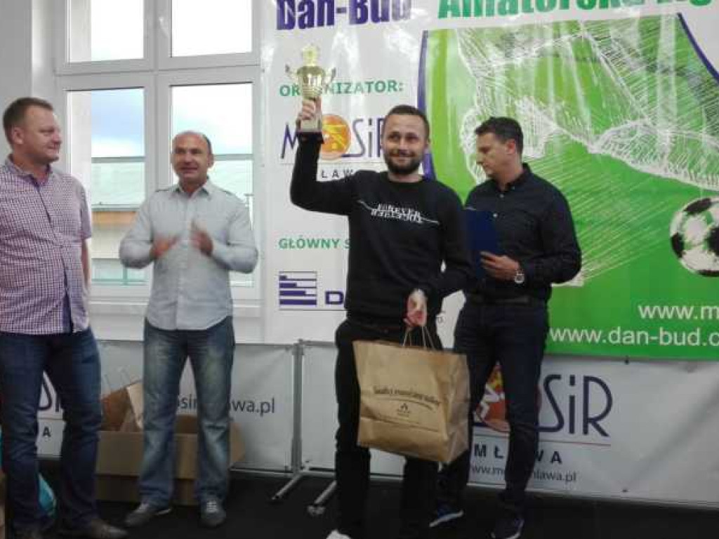 Oldboye znowu mistrzami, Stępka królem strzelców