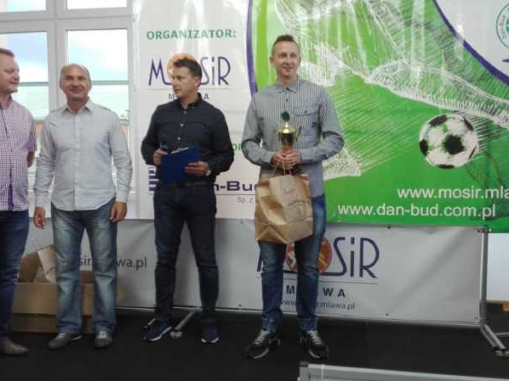 Oldboye znowu mistrzami, Stępka królem strzelców