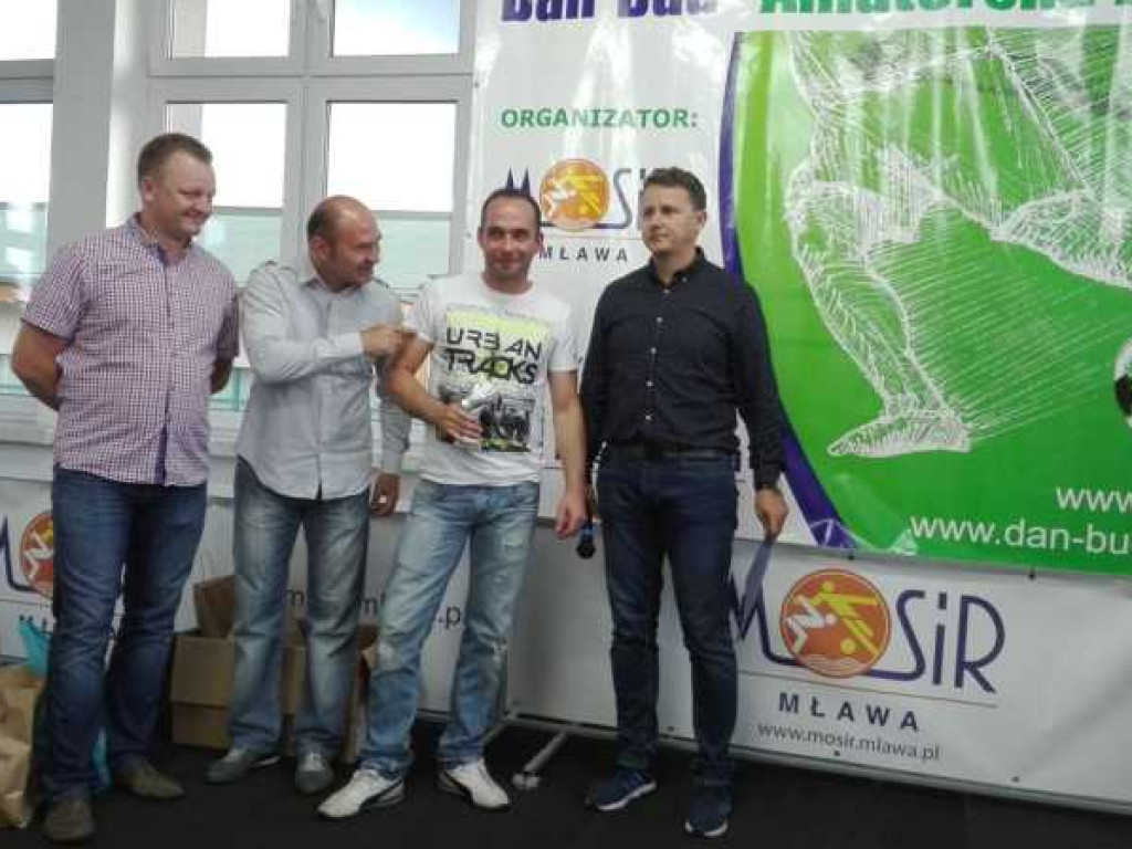 Oldboye znowu mistrzami, Stępka królem strzelców