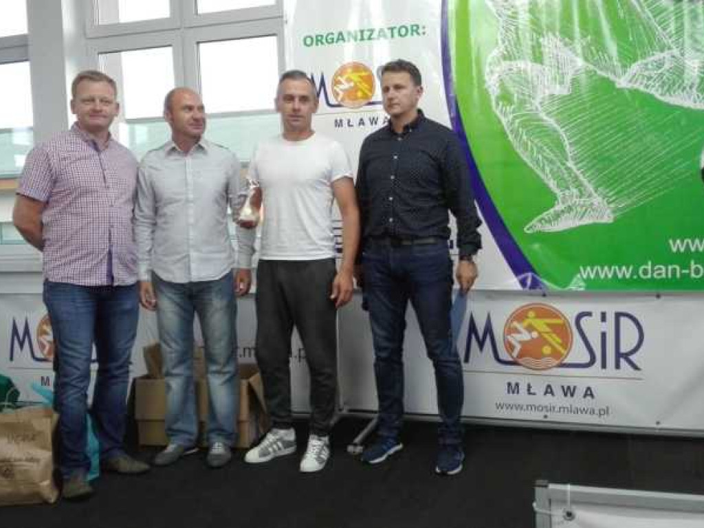 Oldboye znowu mistrzami, Stępka królem strzelców