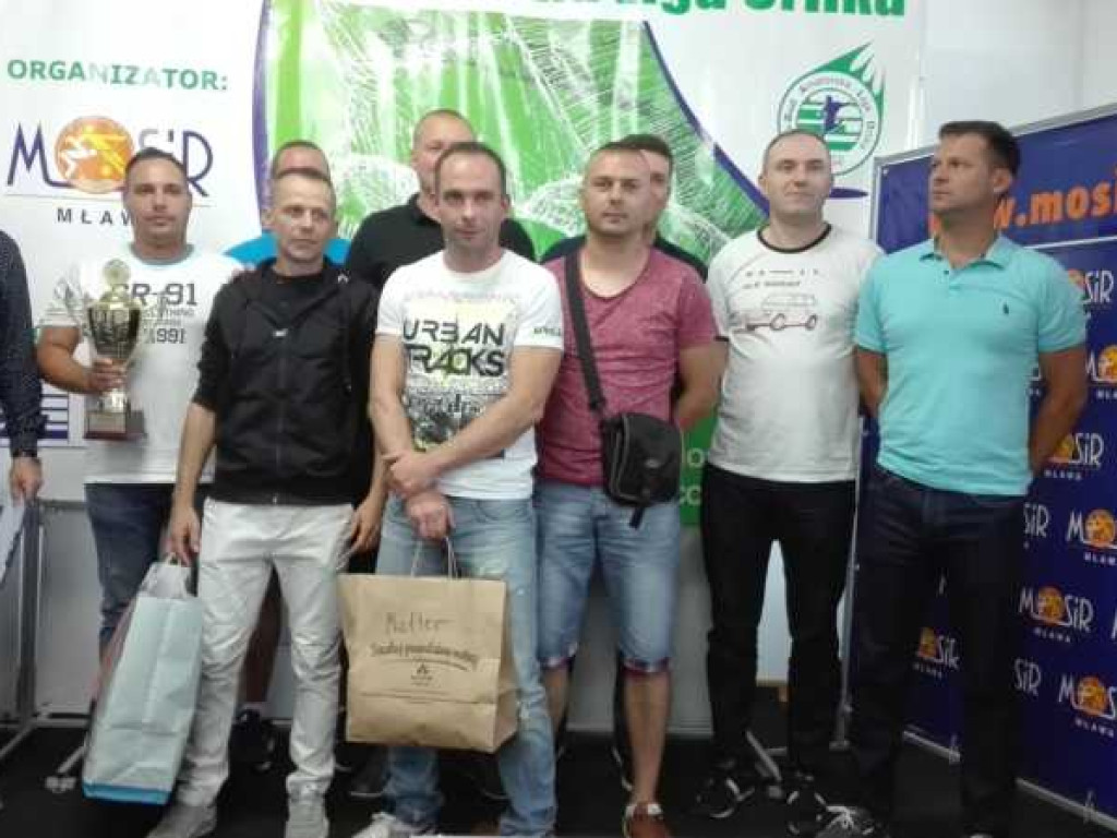 Oldboye znowu mistrzami, Stępka królem strzelców