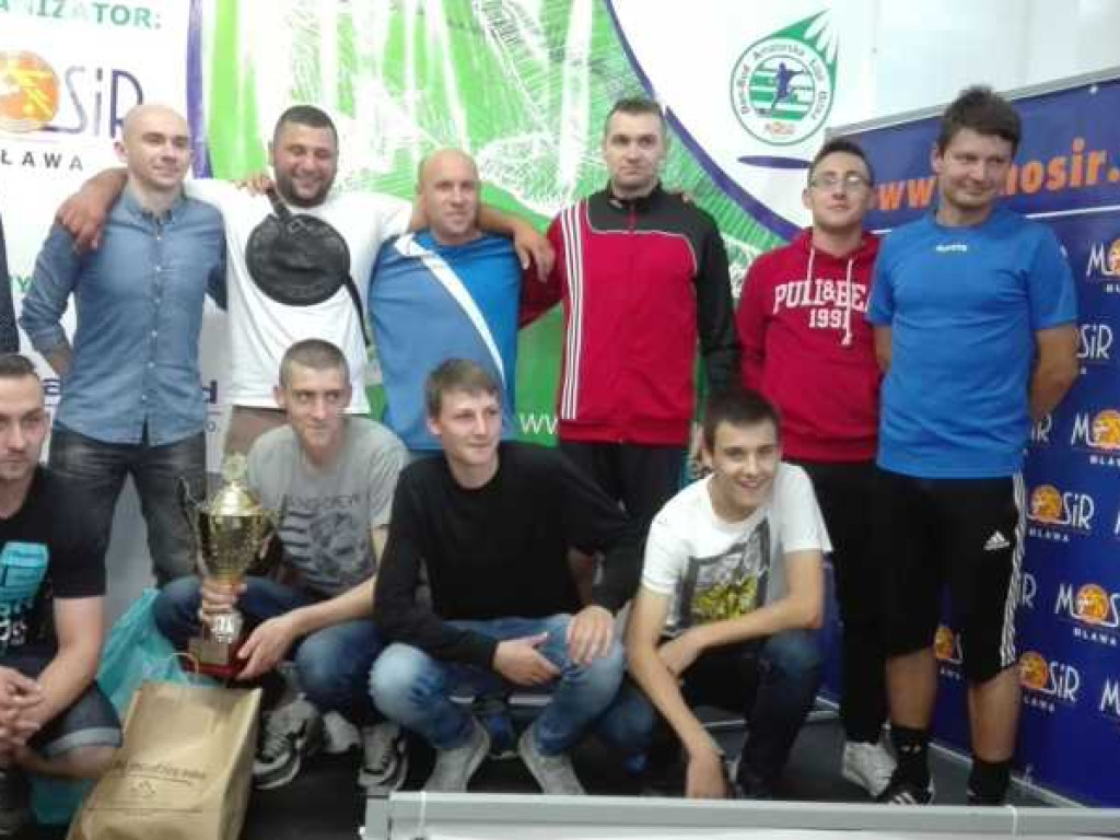 Oldboye znowu mistrzami, Stępka królem strzelców