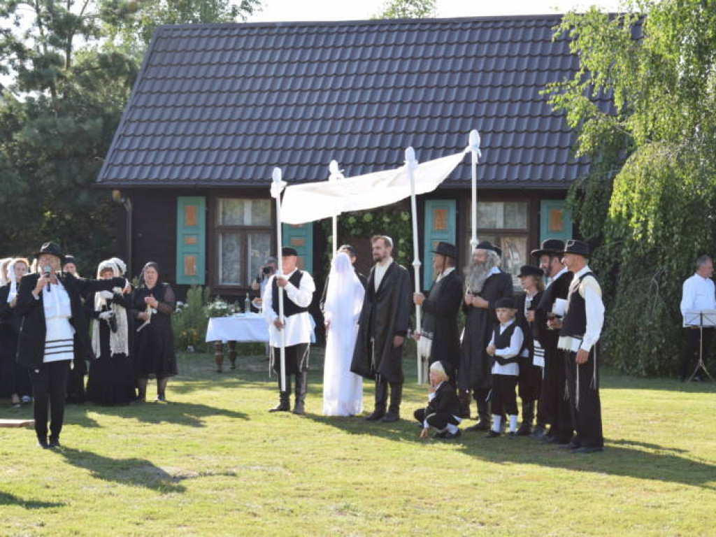 Pokazali, jak wyglądał przedwojenny żydowski ślub