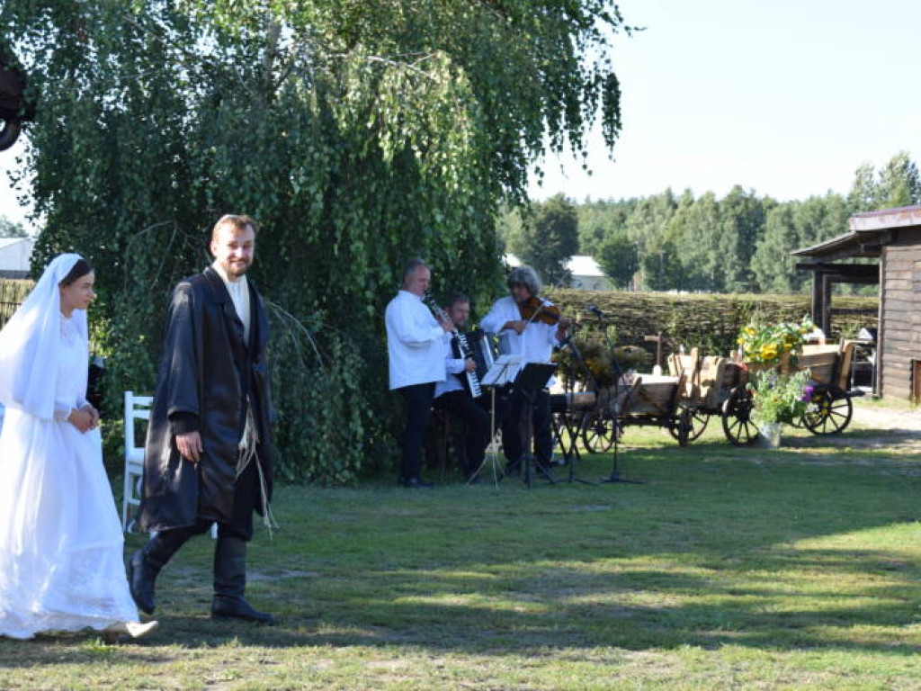 Pokazali, jak wyglądał przedwojenny żydowski ślub