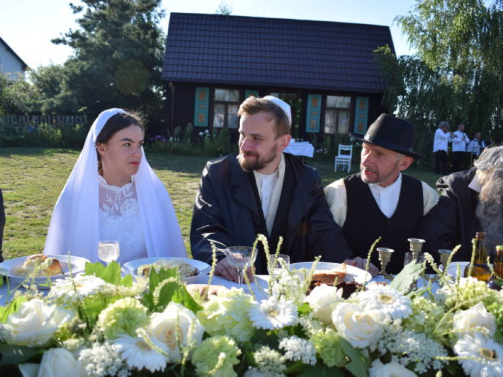Pokazali, jak wyglądał przedwojenny żydowski ślub