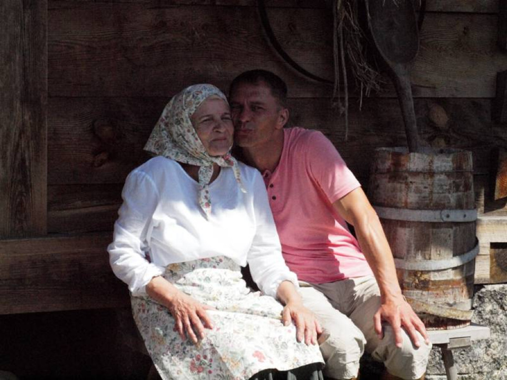 Żniwa kosą i sierpem