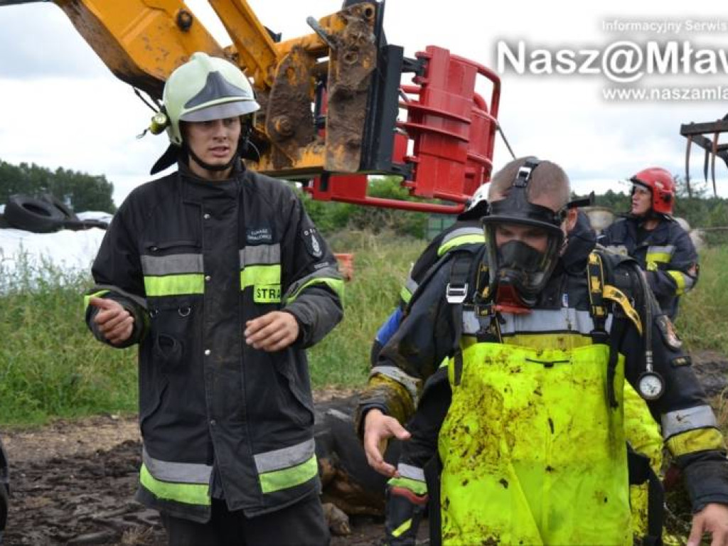 Krowa wpadła do szamba. Uratowali ją strażacy FOTORELACJA