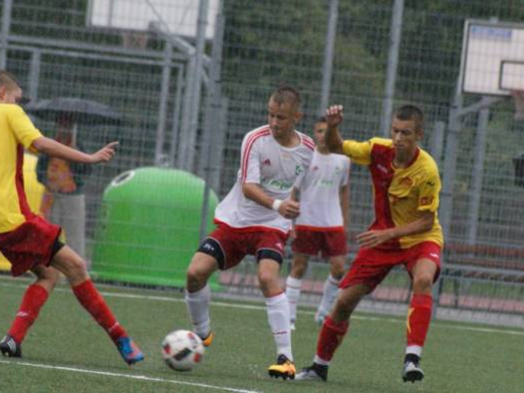 Porażki młodzieży na inaugurację lig. Remis w sparingu