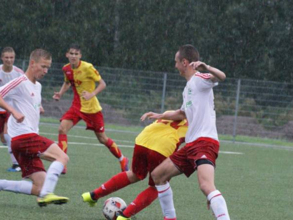 Porażki młodzieży na inaugurację lig. Remis w sparingu