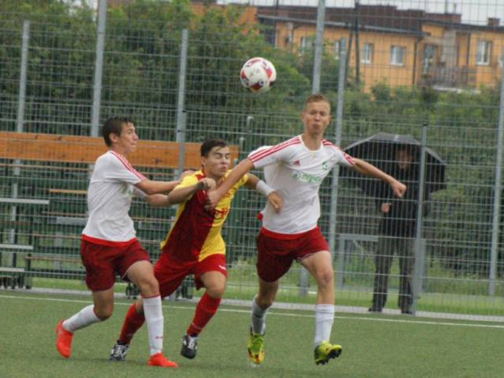 Porażki młodzieży na inaugurację lig. Remis w sparingu