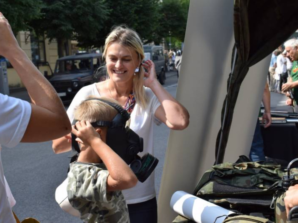 Wciąż jest szansa na zdjęcie z Leopardem. W Mławie trwa piknik militarny