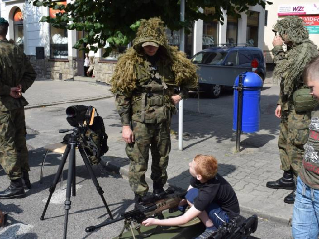 Wciąż jest szansa na zdjęcie z Leopardem. W Mławie trwa piknik militarny