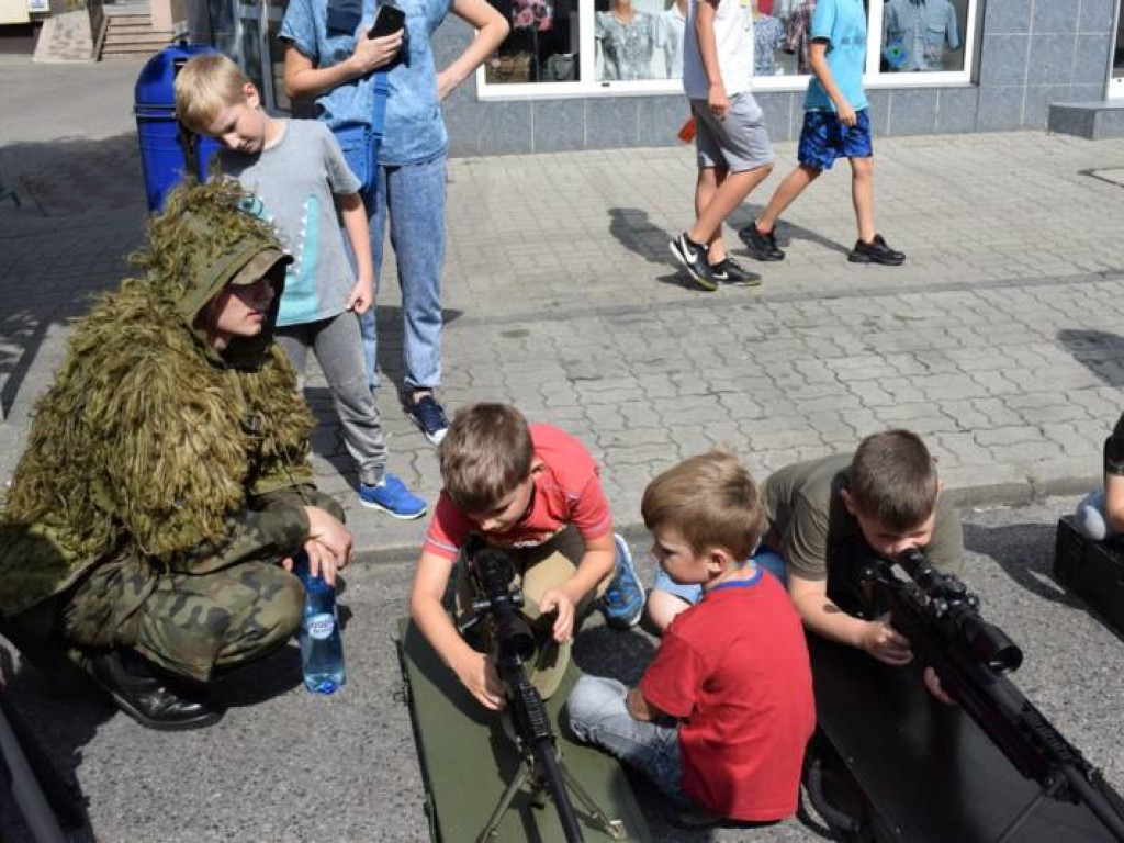 Wciąż jest szansa na zdjęcie z Leopardem. W Mławie trwa piknik militarny