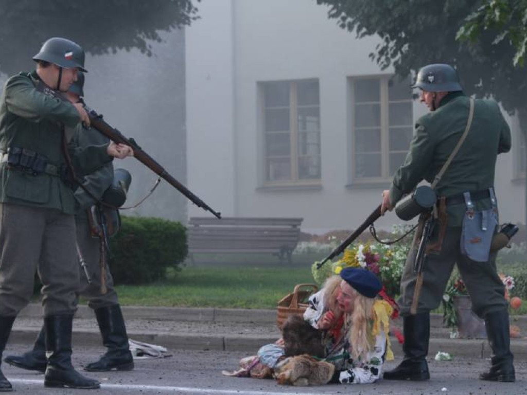 Bombowce nadleciały nad Mławę