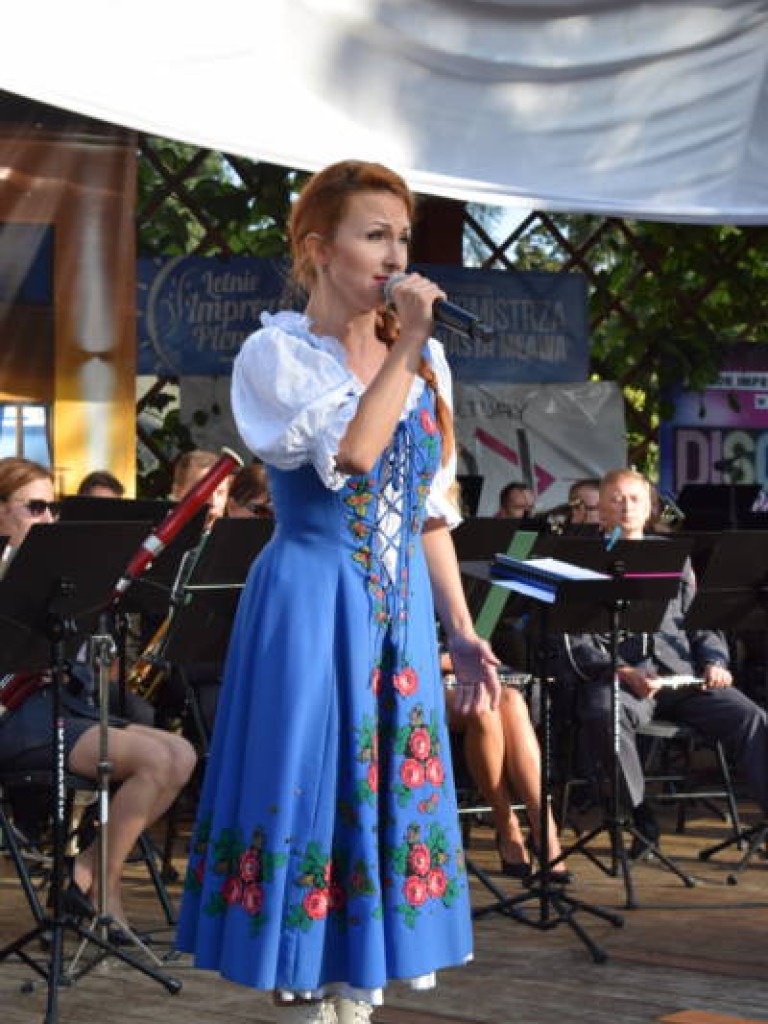 Patriotycznie i rozrywkowo. Na ten koncert przyszły tłumy