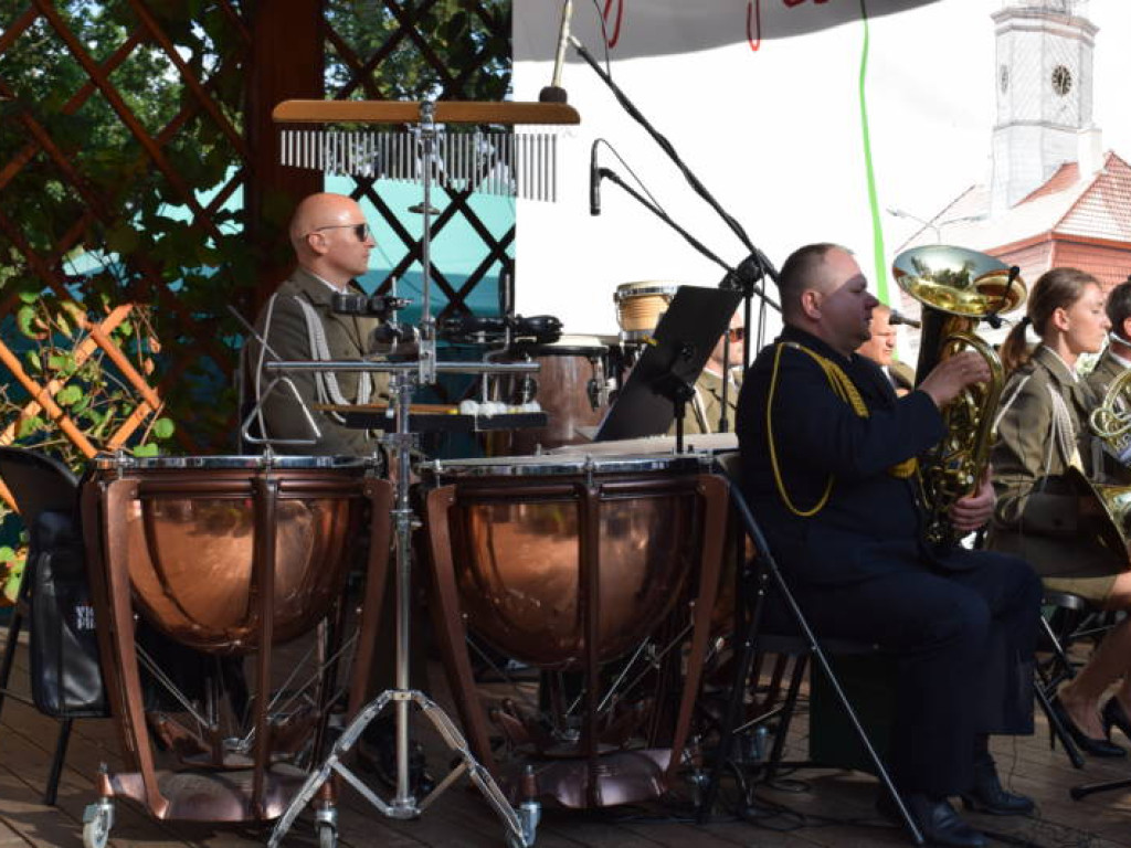 Patriotycznie i rozrywkowo. Na ten koncert przyszły tłumy