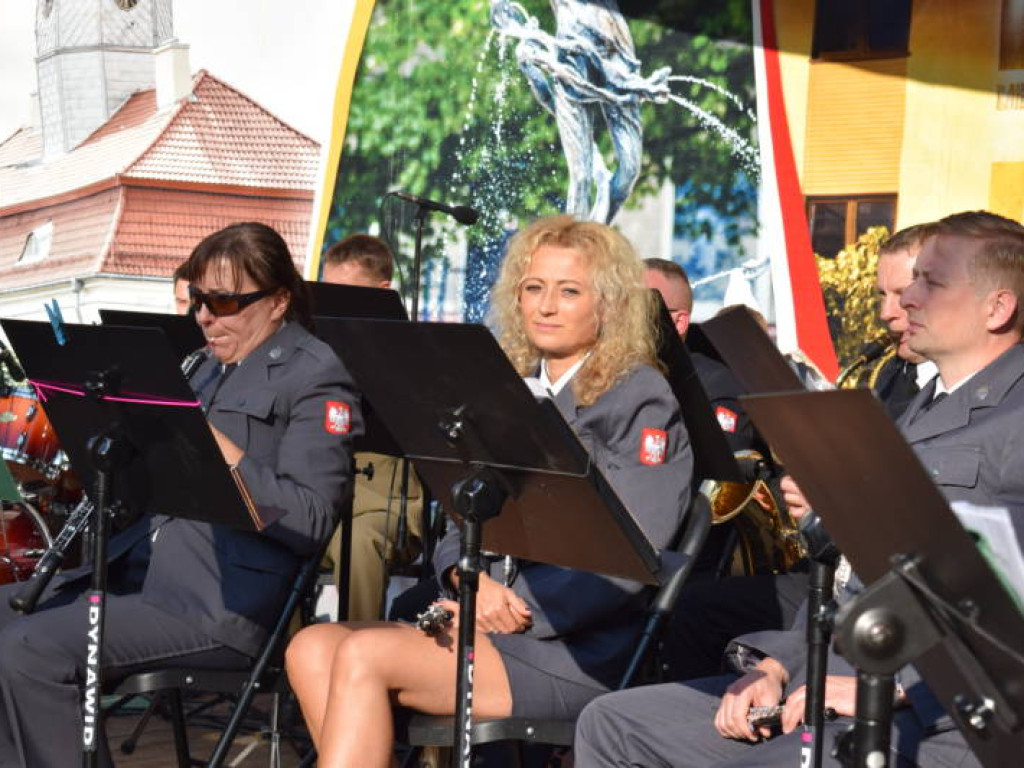 Patriotycznie i rozrywkowo. Na ten koncert przyszły tłumy